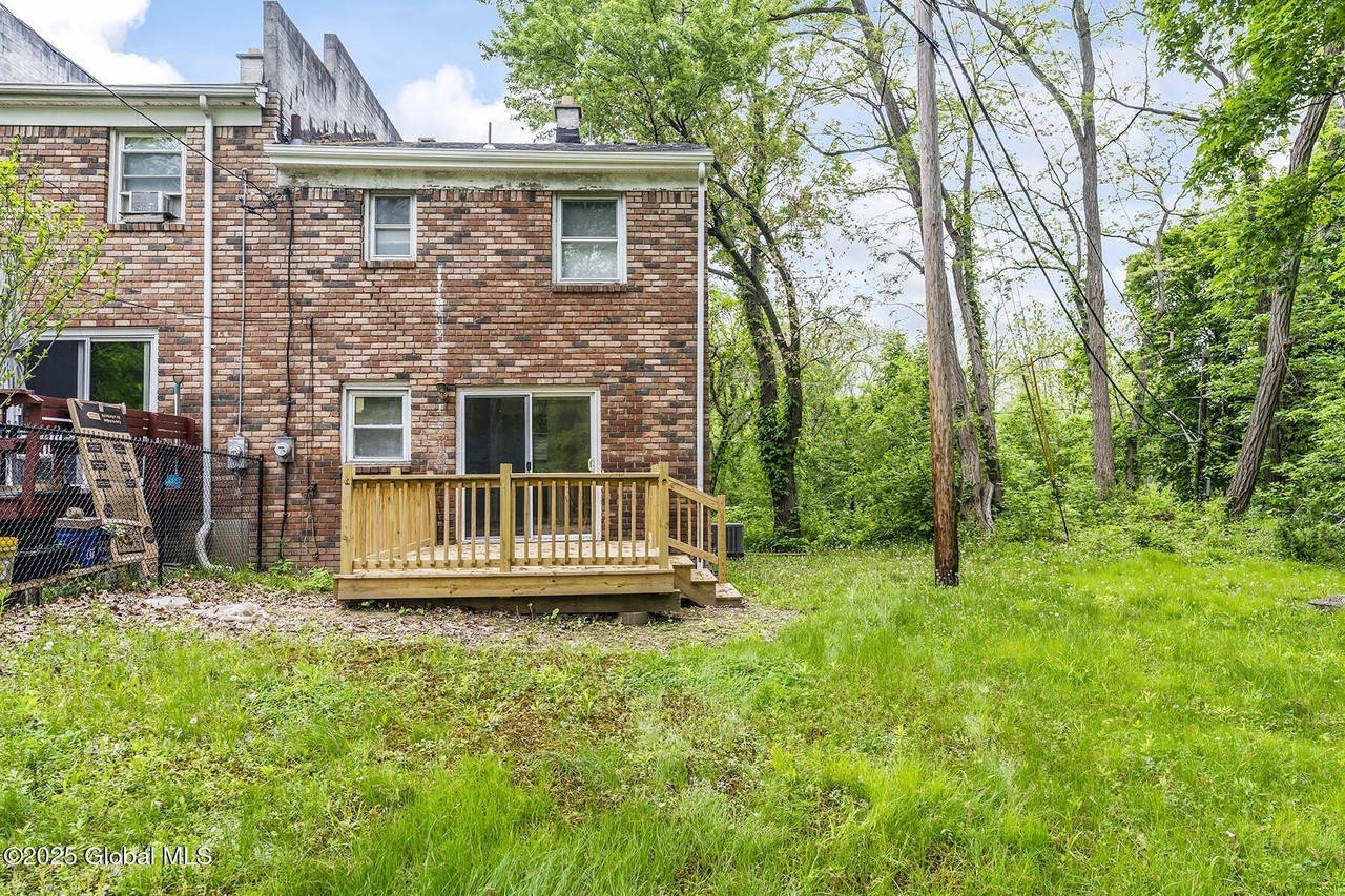 98 Mount Hope Dr - Photo 3 of 29