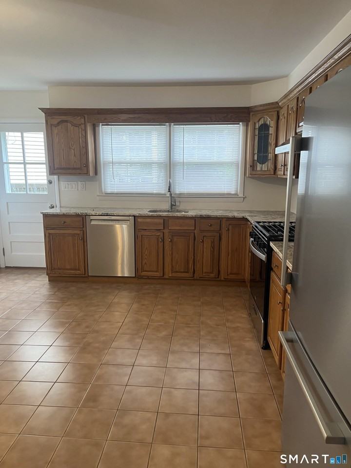 24 Mayflower Ave - Photo 6 of 16