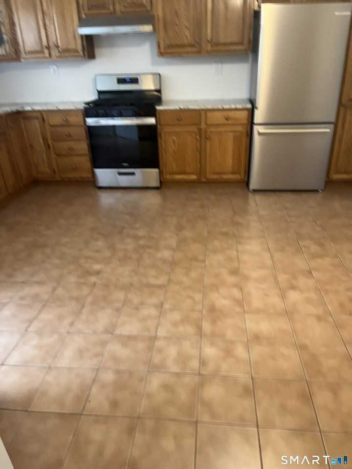 24 Mayflower Ave - Photo 7 of 16