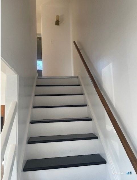 60 Garden Dr - Photo 5 of 10
