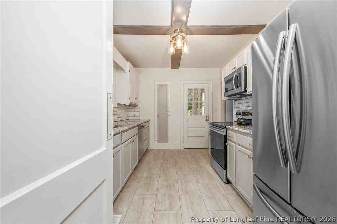 608 Greenland Dr - Photo 5 of 24