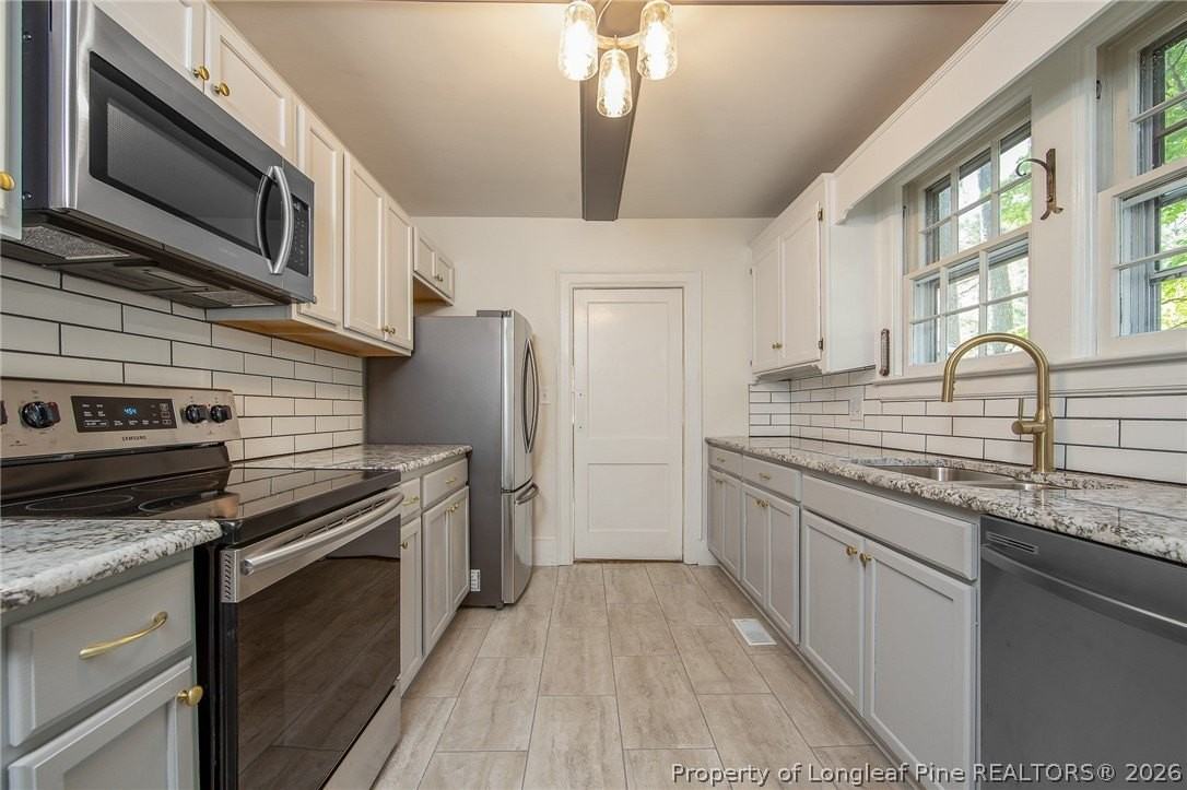 608 Greenland Dr - Photo 6 of 24