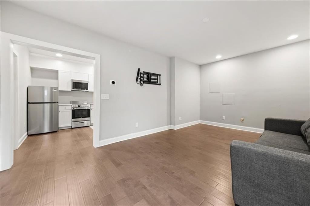 902 Emerson Ave Se #A - Photo 2 of 9