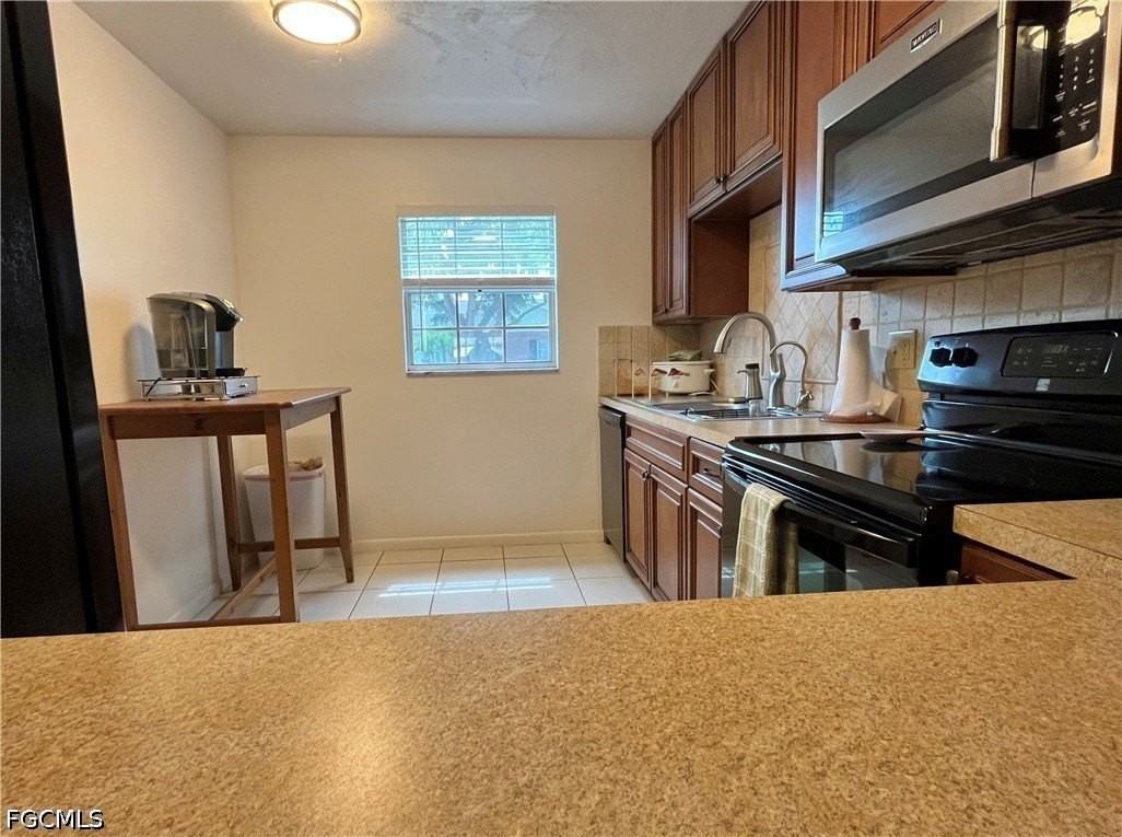 1371 Bunker Way - Photo 3 of 32