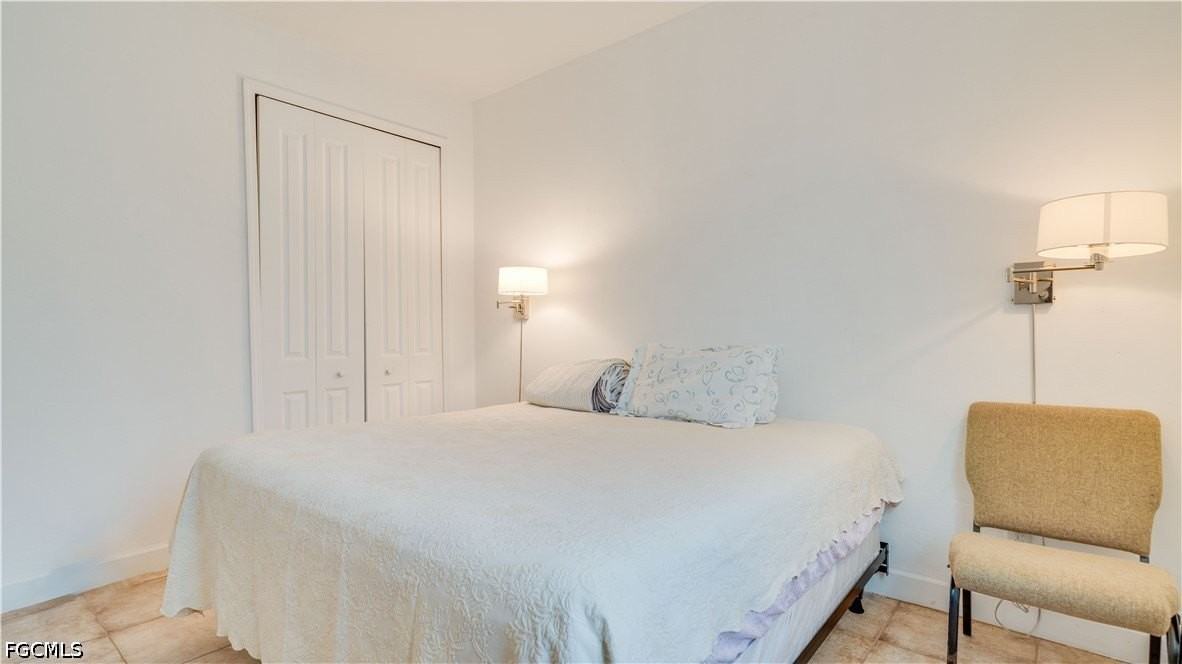 2411 Ben St - Photo 6 of 21