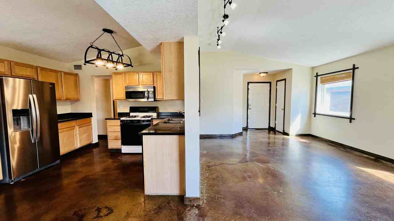5600 Mesa Ridge Rd Nw - Photo 3 of 27