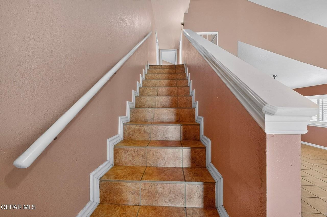 11885 Clara Barton Dr - Photo 6 of 44