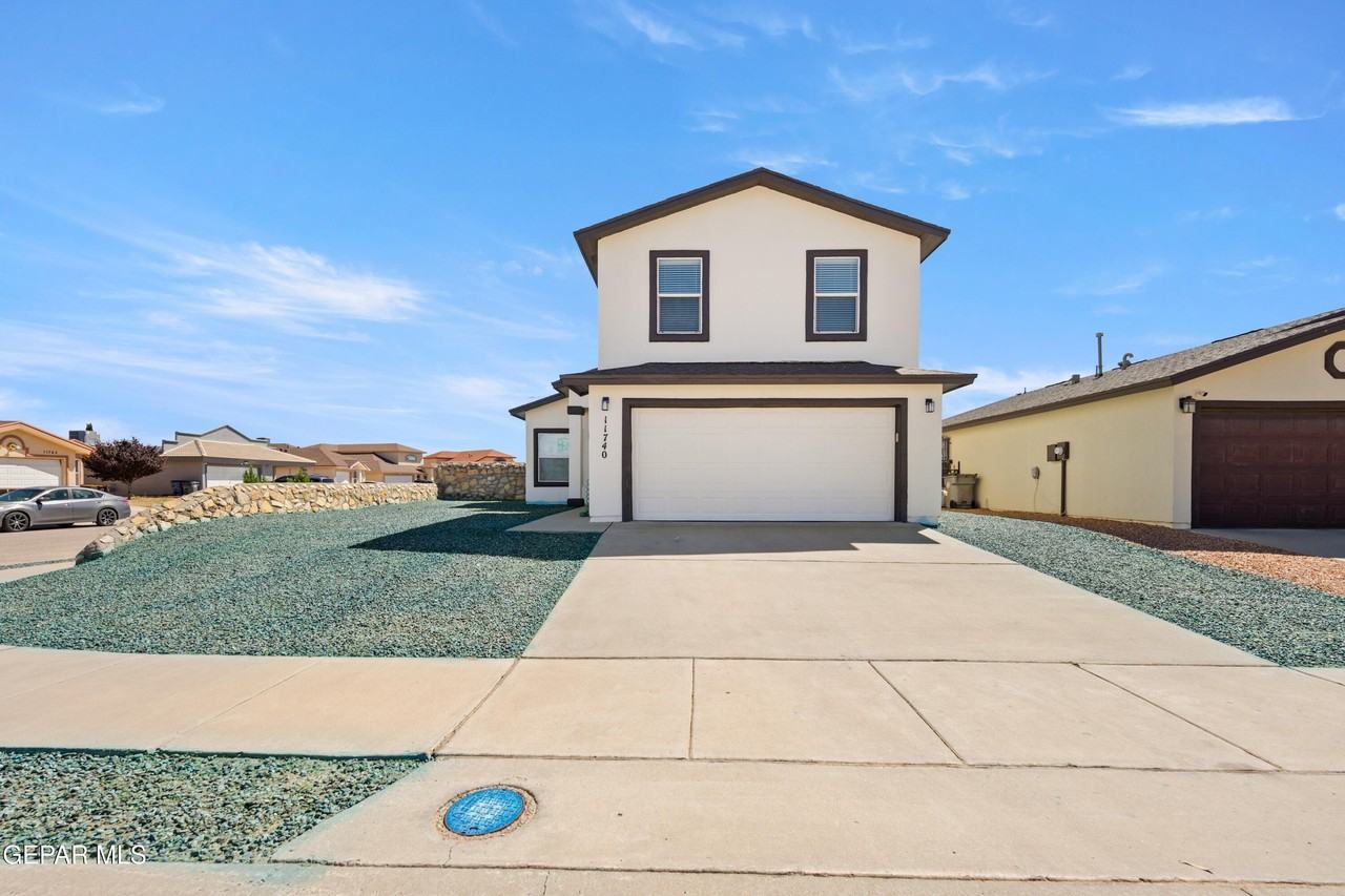 11740 Lapstone Way - Photo 2 of 34