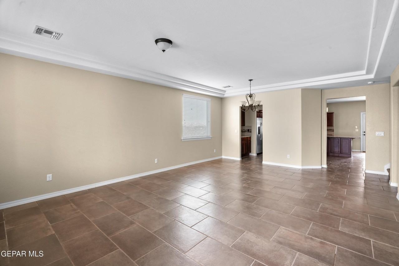 14940 Tim Hardaway Dr - Photo 4 of 38