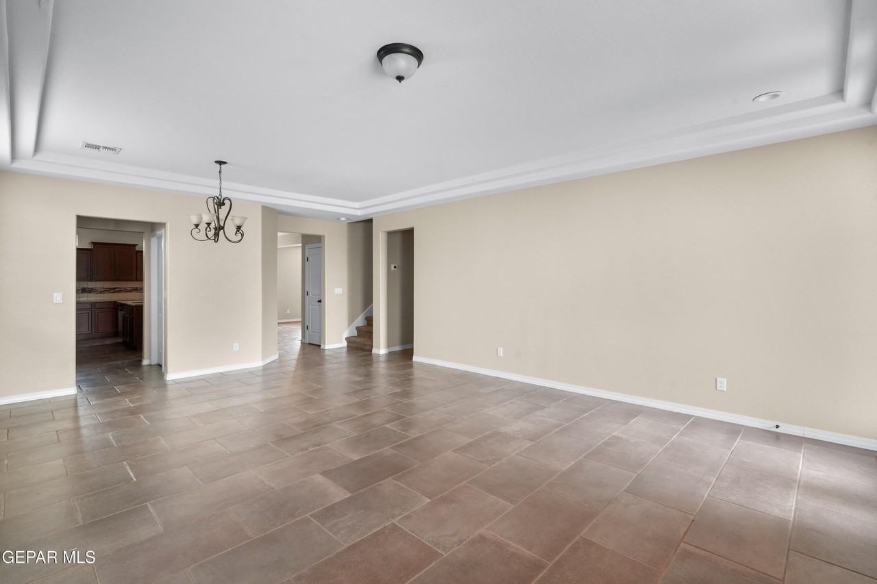 14940 Tim Hardaway Dr - Photo 5 of 38