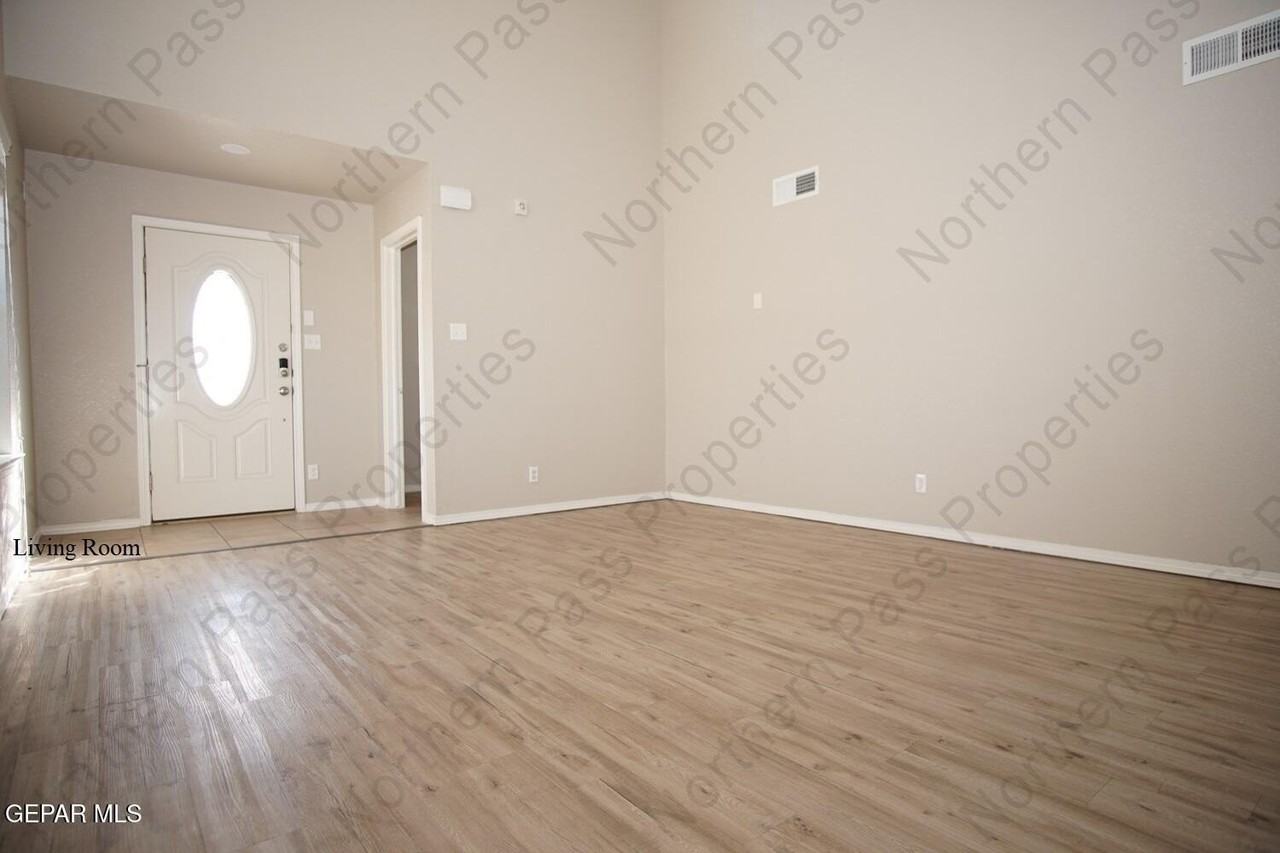14681 Boer Trail Ave - Photo 5 of 26