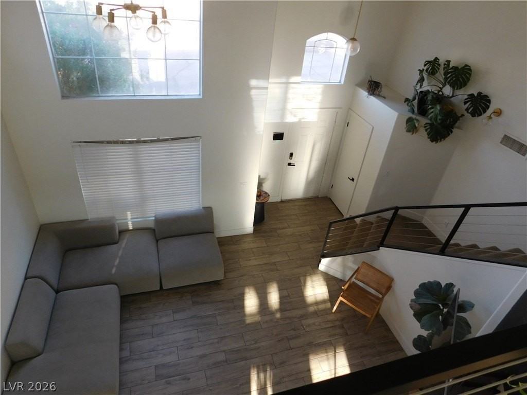 267 Cascading St - Photo 7 of 47
