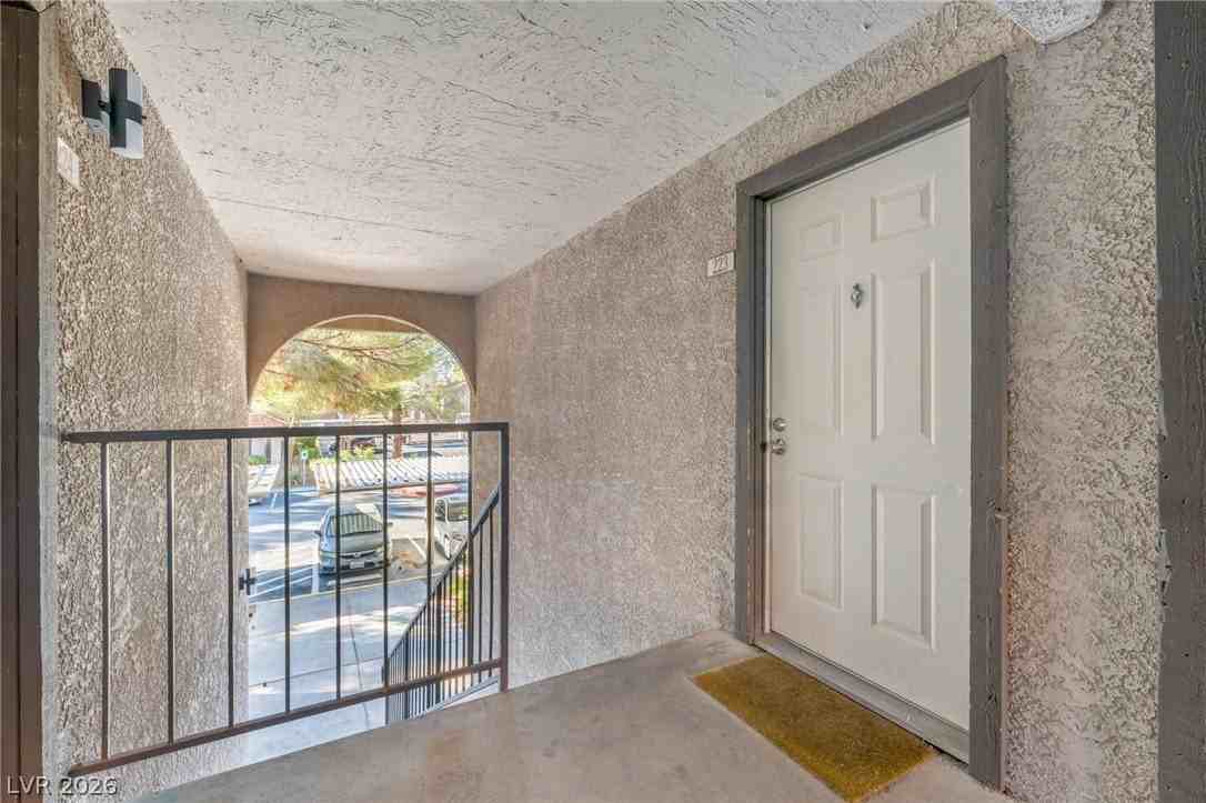 2606 S Durango Dr #223 - Photo 5 of 33