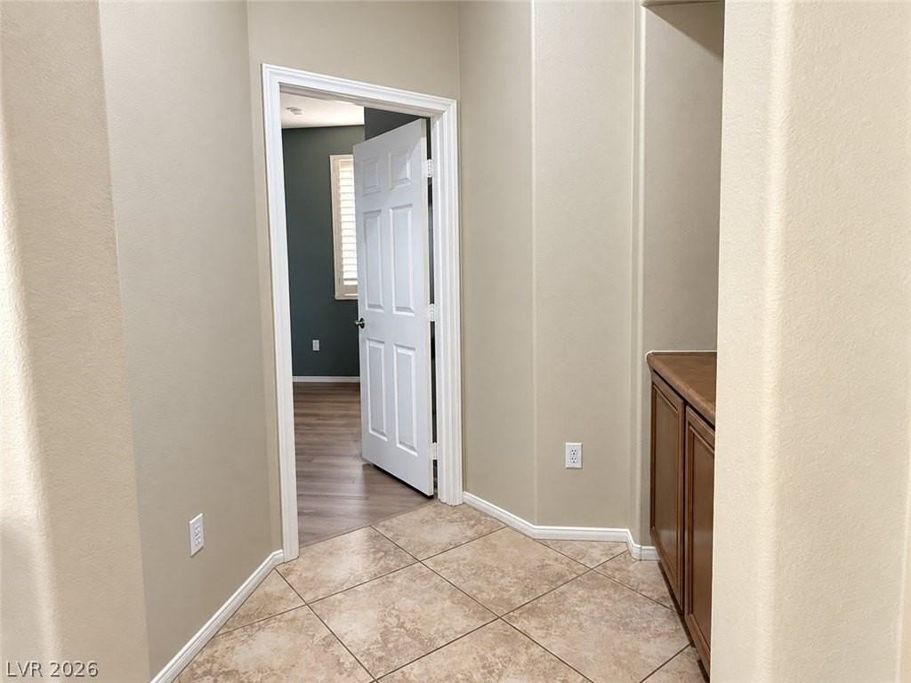 10433 Valaris Ct - Photo 4 of 30