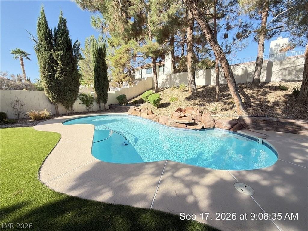 2817 Crystal Cove Dr - Photo 2 of 50