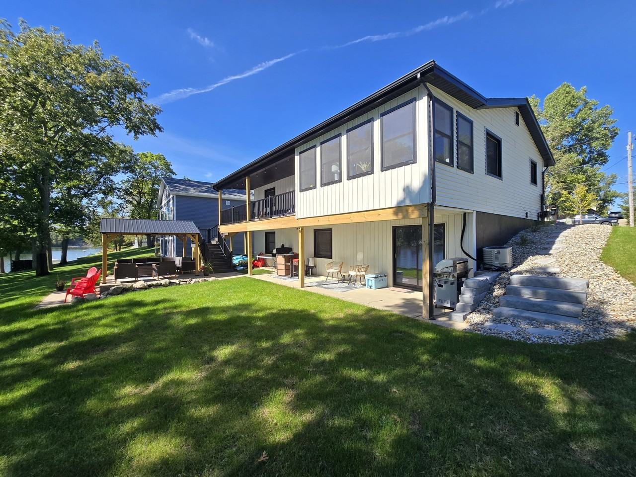 13915 Grandpoint Dr - Photo 5 of 48