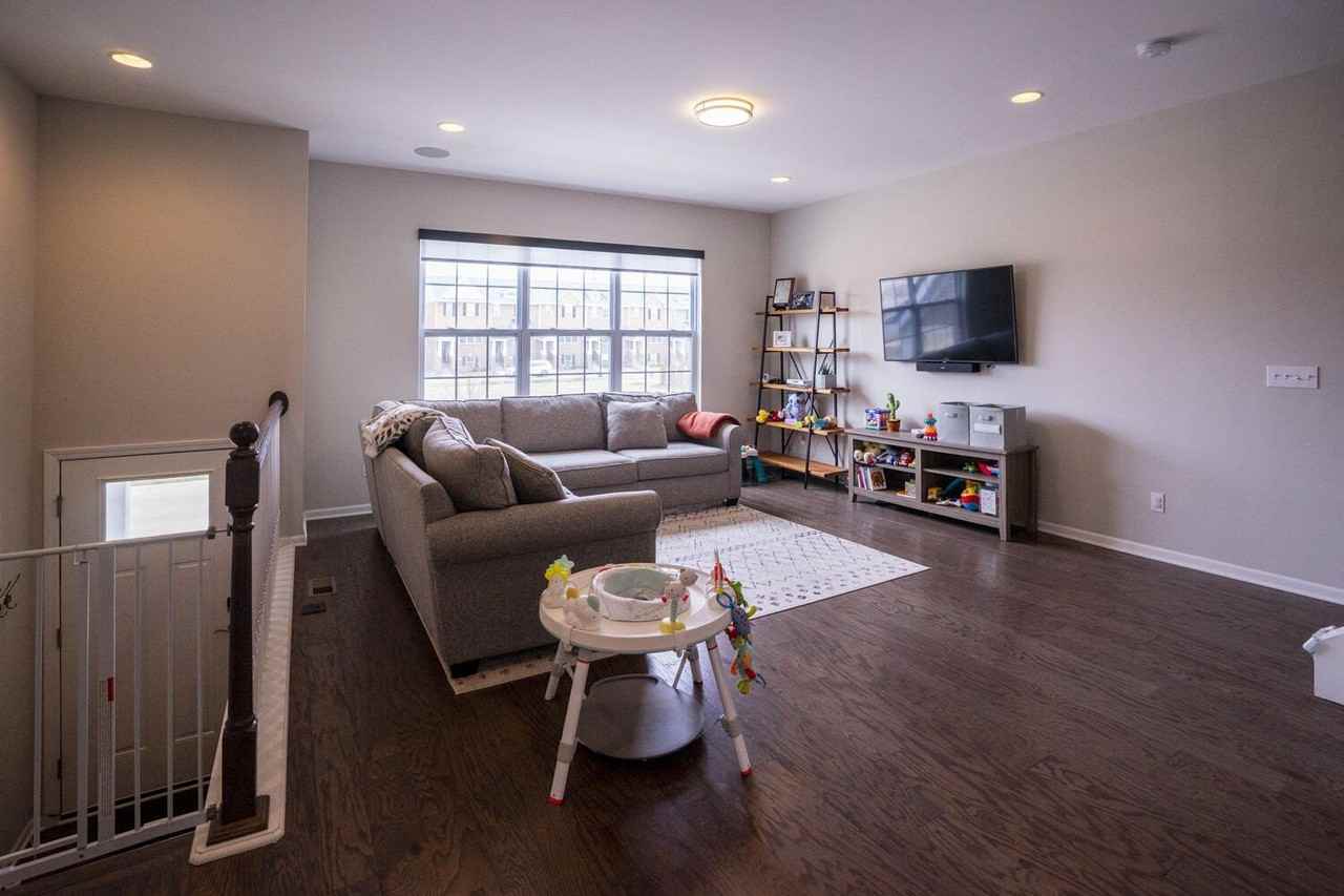 47721 Hillcrest Dr #71 - Photo 3 of 12