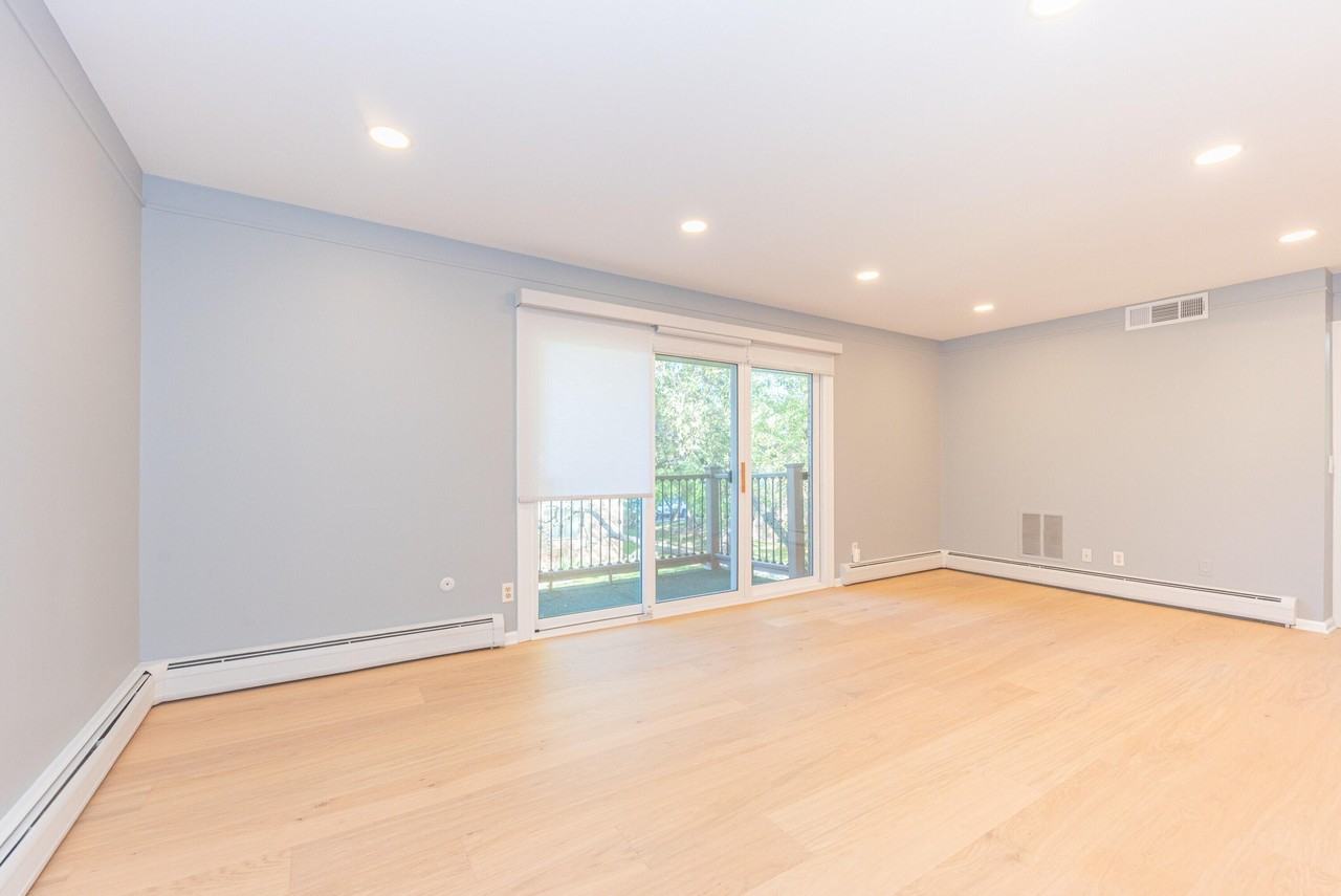 1213 Island Dr #201 - Photo 4 of 20