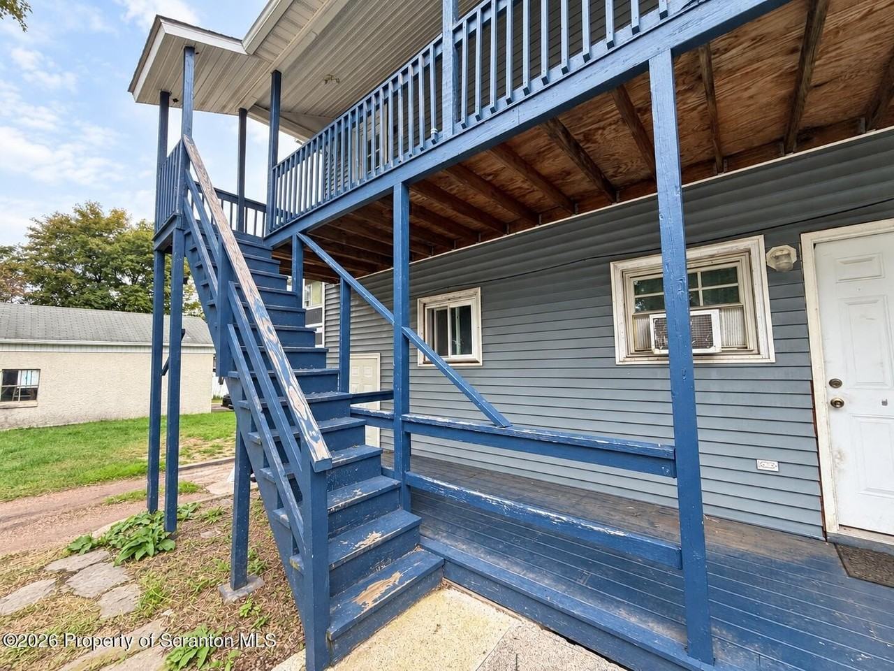 825 Main St #2R - Photo 2 of 13