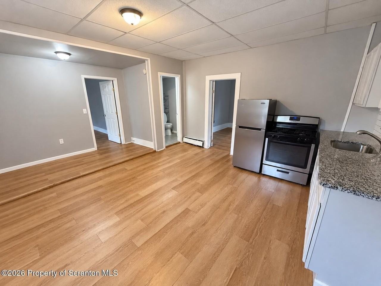 825 Main St #2R - Photo 4 of 13