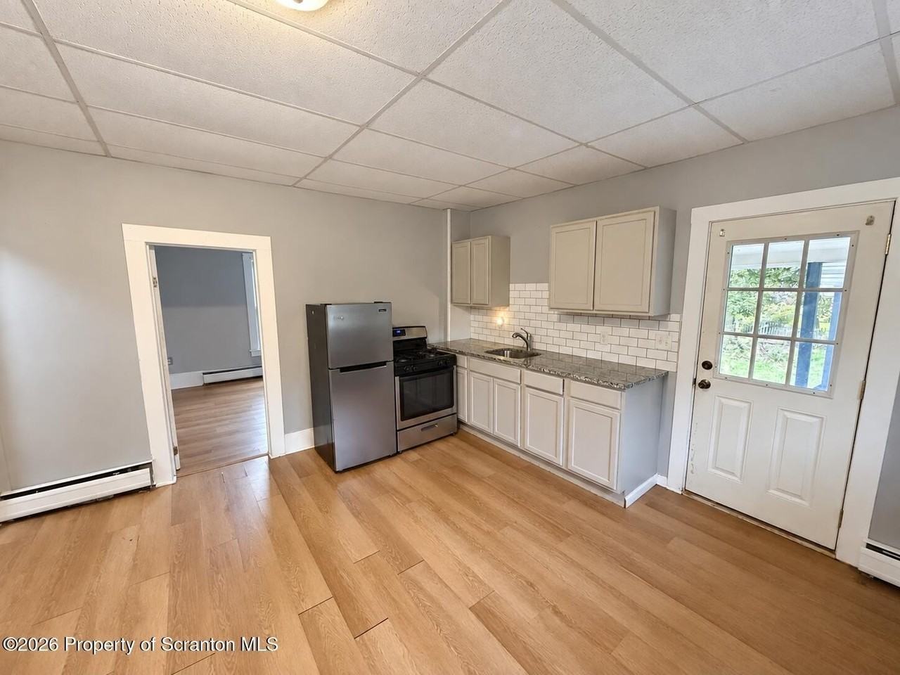 825 Main St #2R - Photo 5 of 13