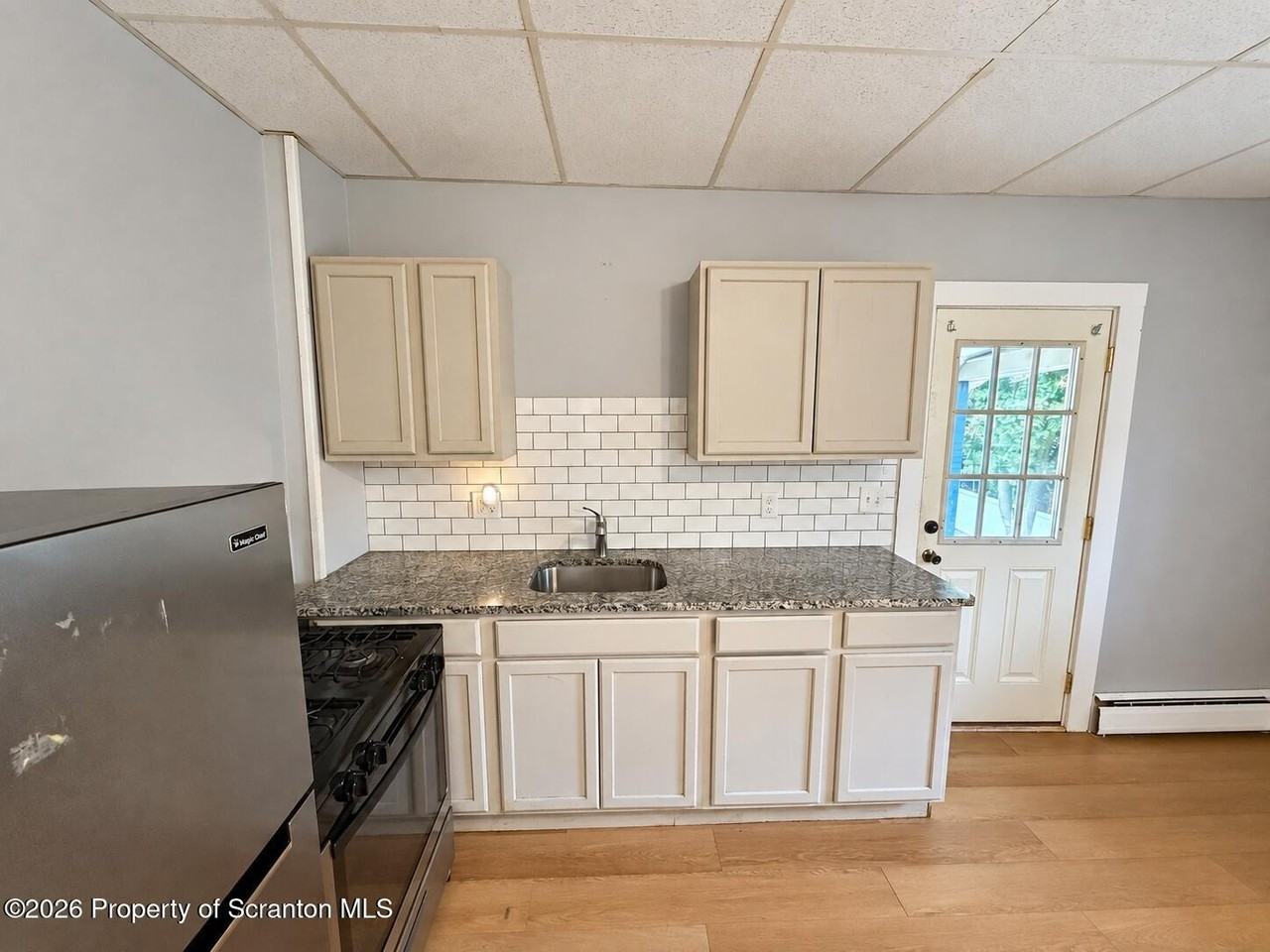 825 Main St #2R - Photo 6 of 13