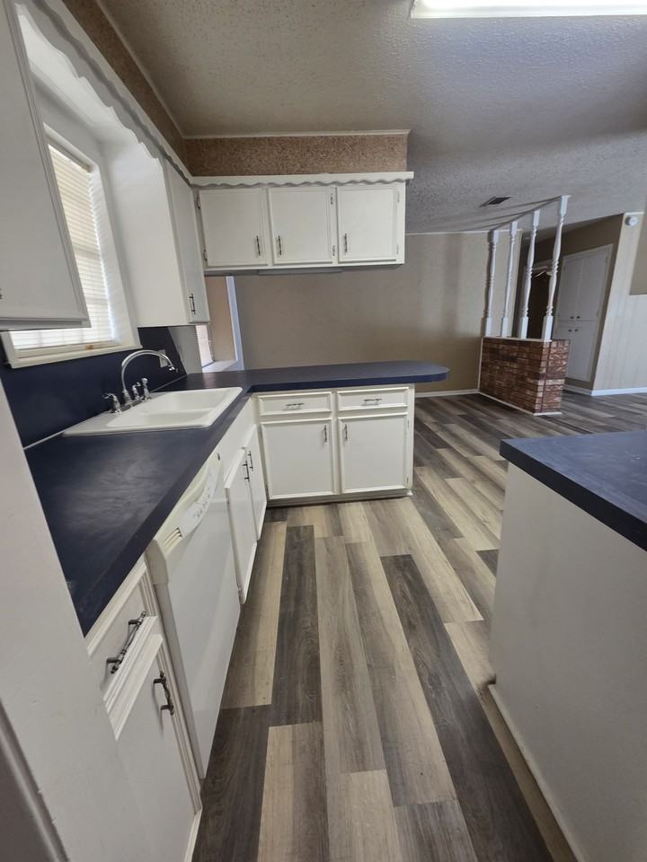 110 E Pioneer St #1 - Photo 3 of 22
