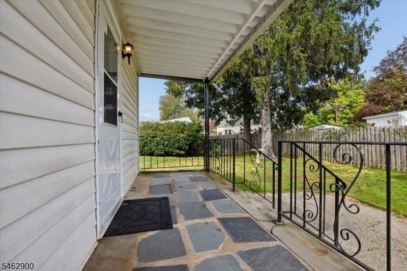29 Gregory Dr - Photo 2 of 22