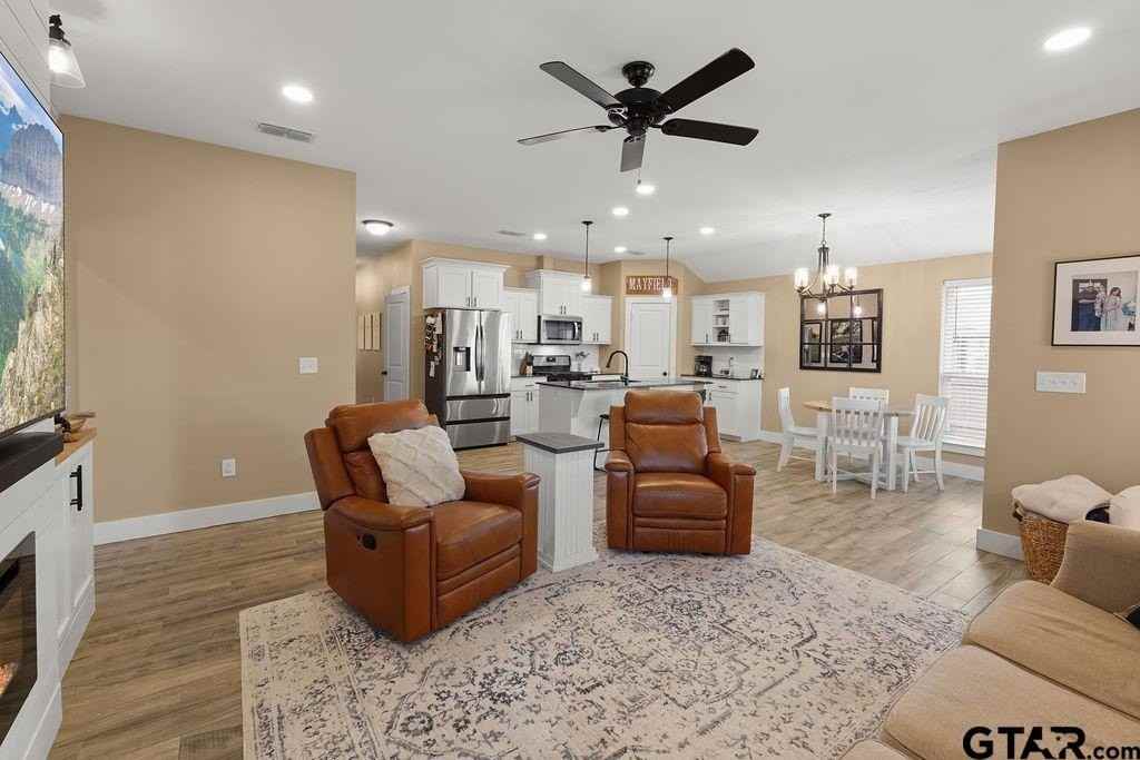 17127 Meadowview Ln - Photo 6 of 33