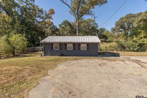 featured image of 21045 Fm 16 W