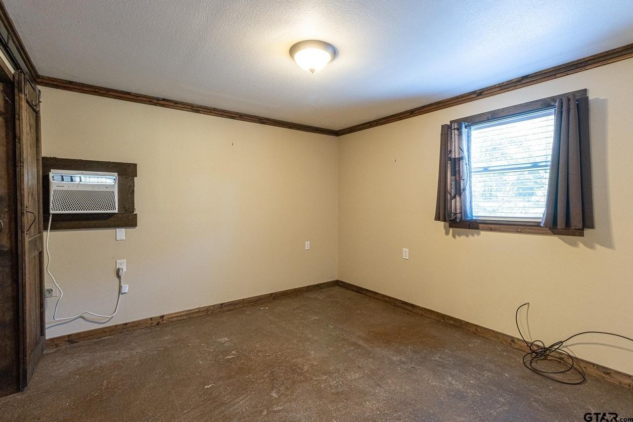 21045 Fm 16 W - Photo 7 of 15