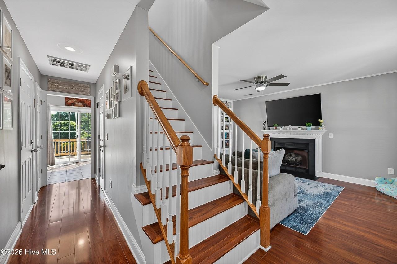107 Dillard Ln - Photo 6 of 33