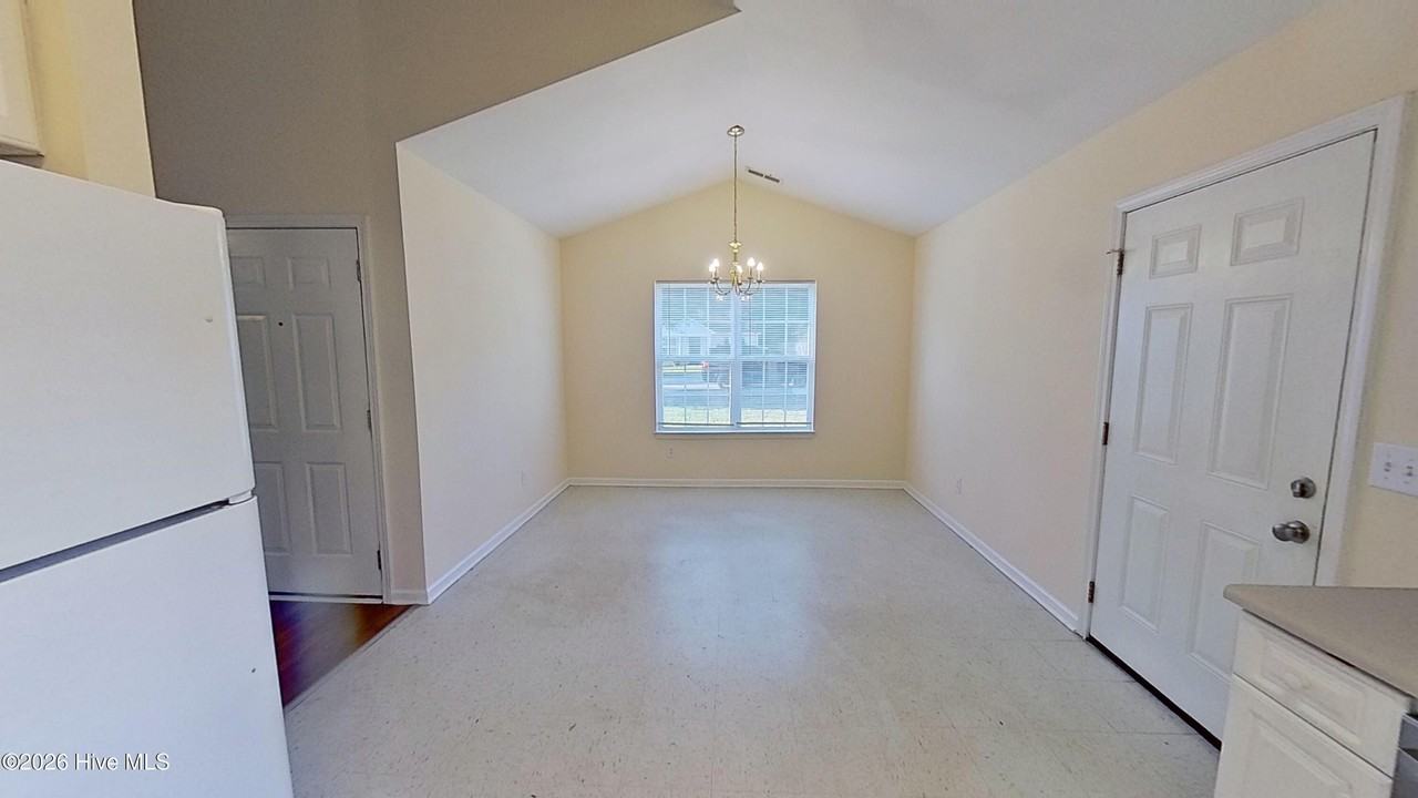 721 Tabor Ln - Photo 7 of 21