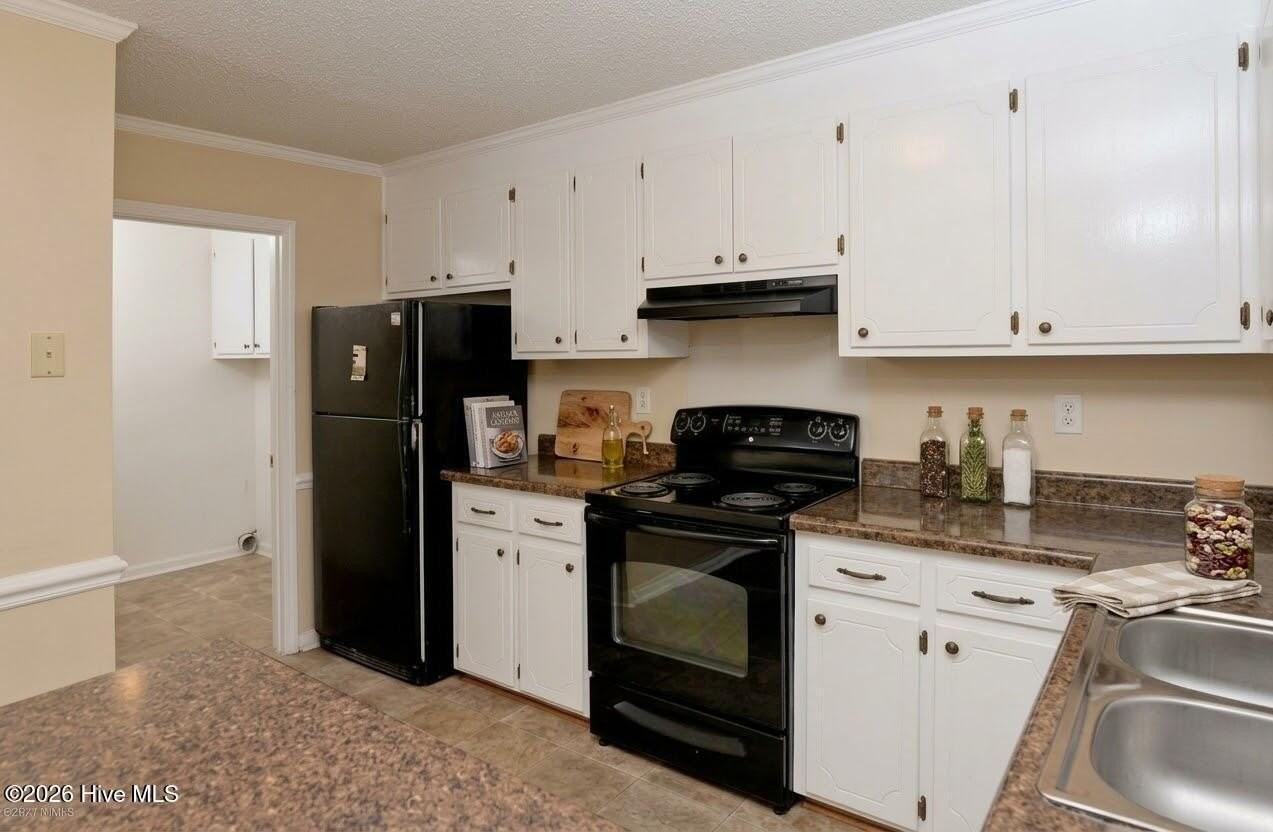 1111 Grovemont Dr #F4 - Photo 6 of 33