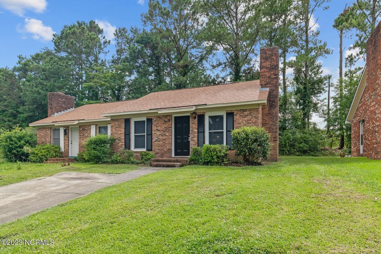 111 Windsor Ct - Photo 3 of 30