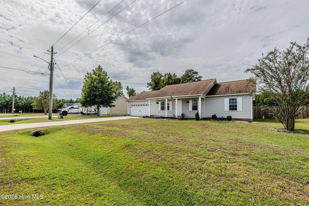 124 Eagle Ridge Dr - Photo 3 of 32