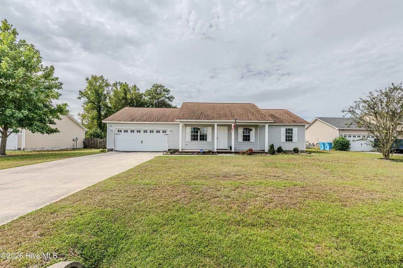 124 Eagle Ridge Dr - Photo 4 of 32