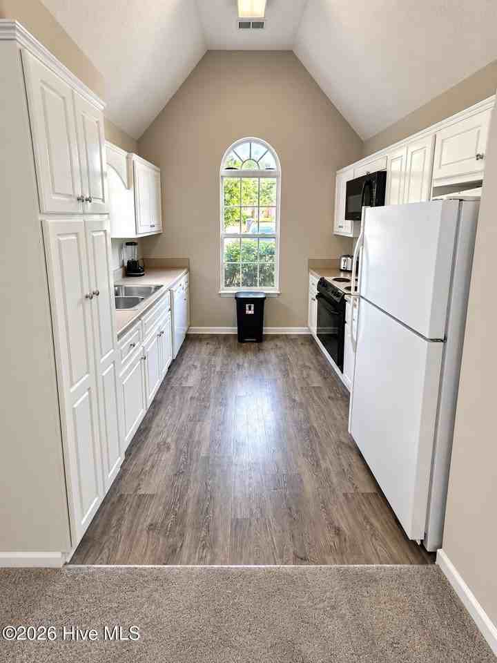 4531 Derryclare Ln - Photo 5 of 16