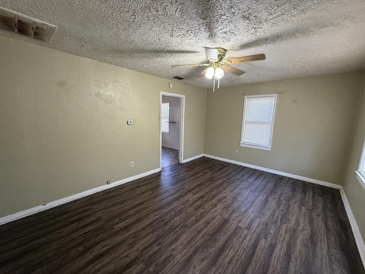2709 41st St - Photo 2 of 9