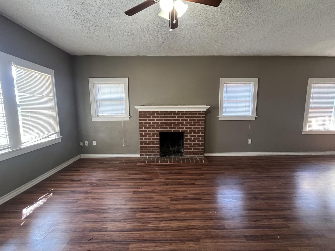 2208 18th St - Photo 2 of 12