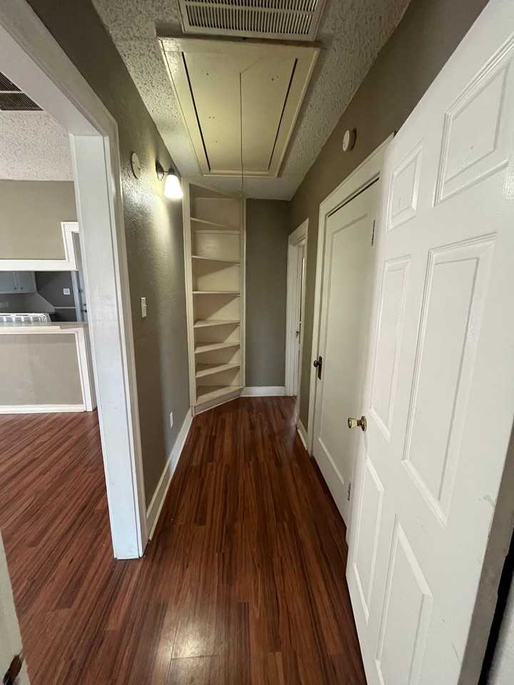 2208 18th St - Photo 5 of 12