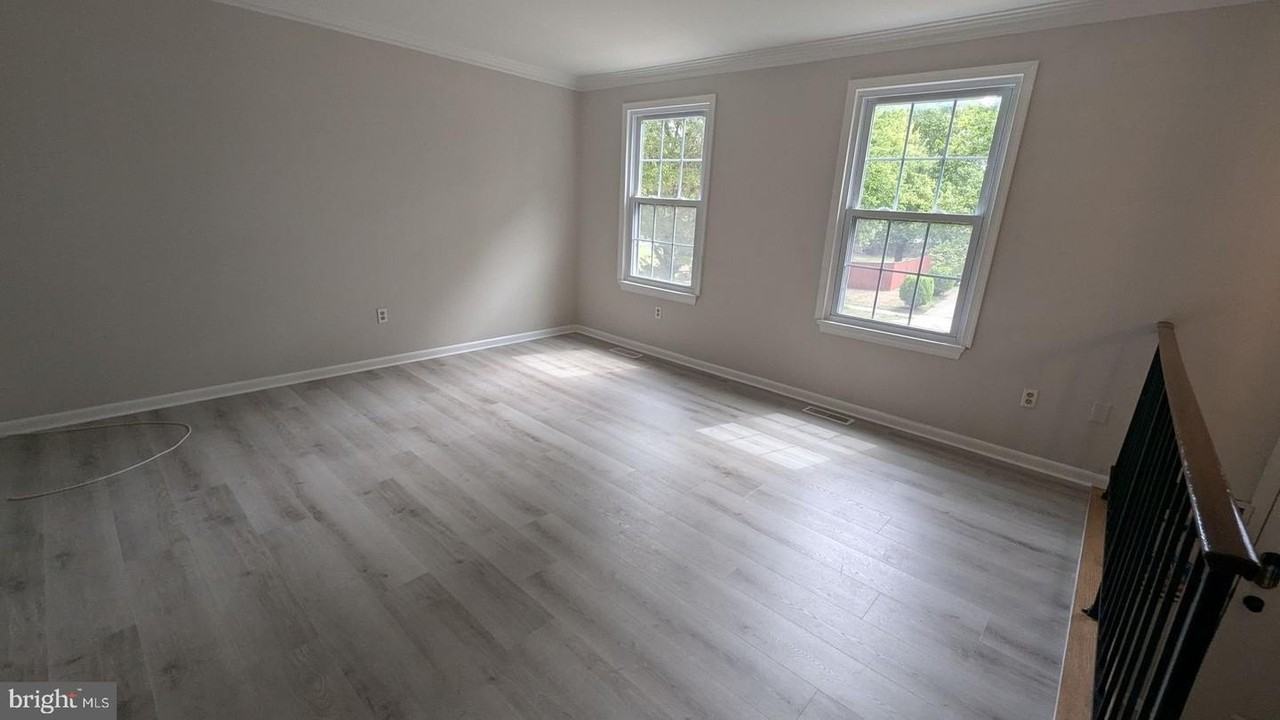 8903 Blackbriar Ct - Photo 3 of 19