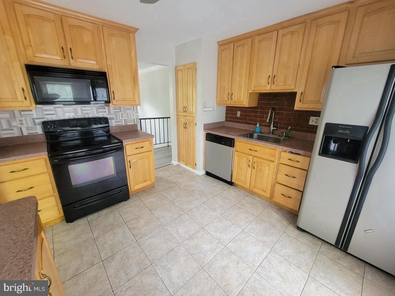 8903 Blackbriar Ct - Photo 6 of 19