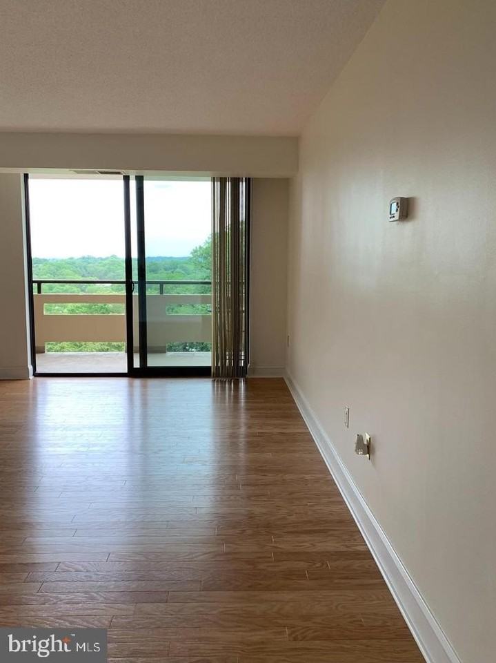 1808 Old Meadow Rd - Photo 6 of 24