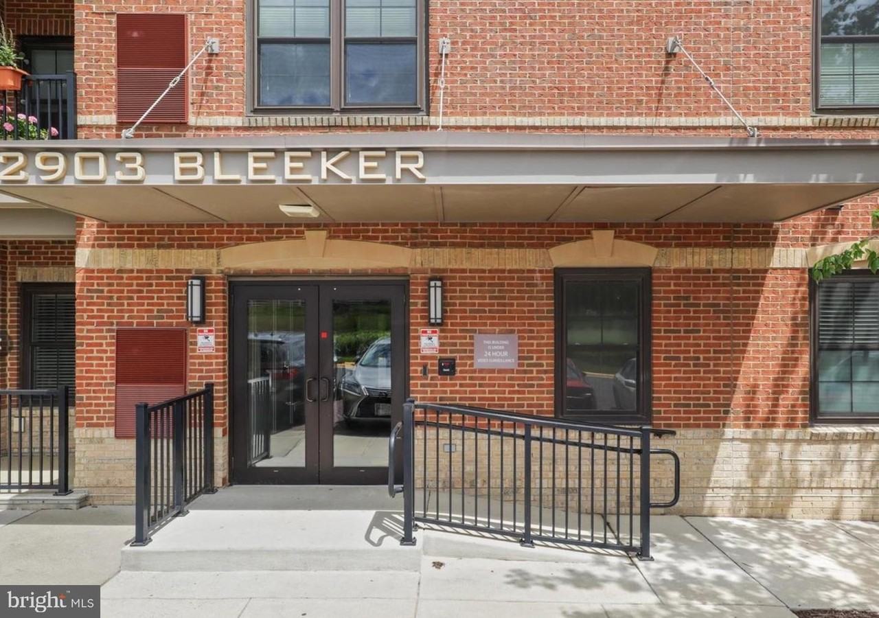 2903 Bleeker St - Photo 2 of 17