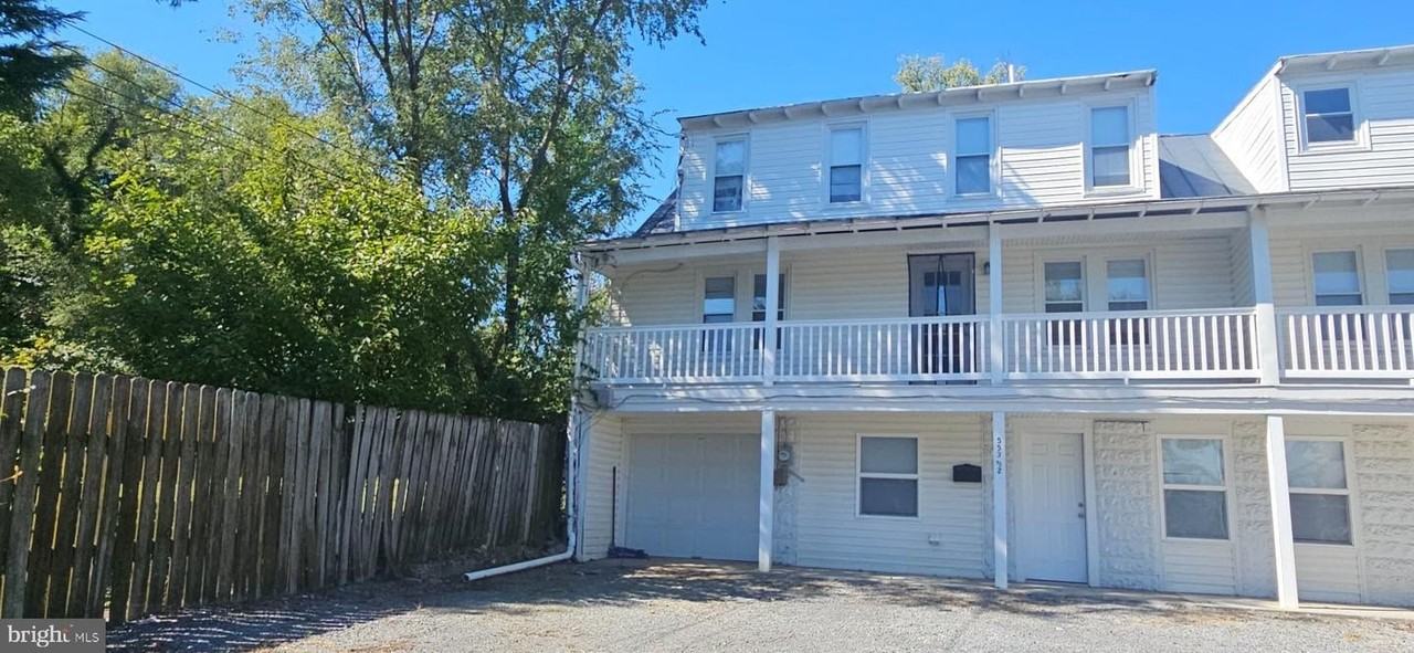 553 1/2 #2 N LOUDOUN ST - Photo 2 of 17