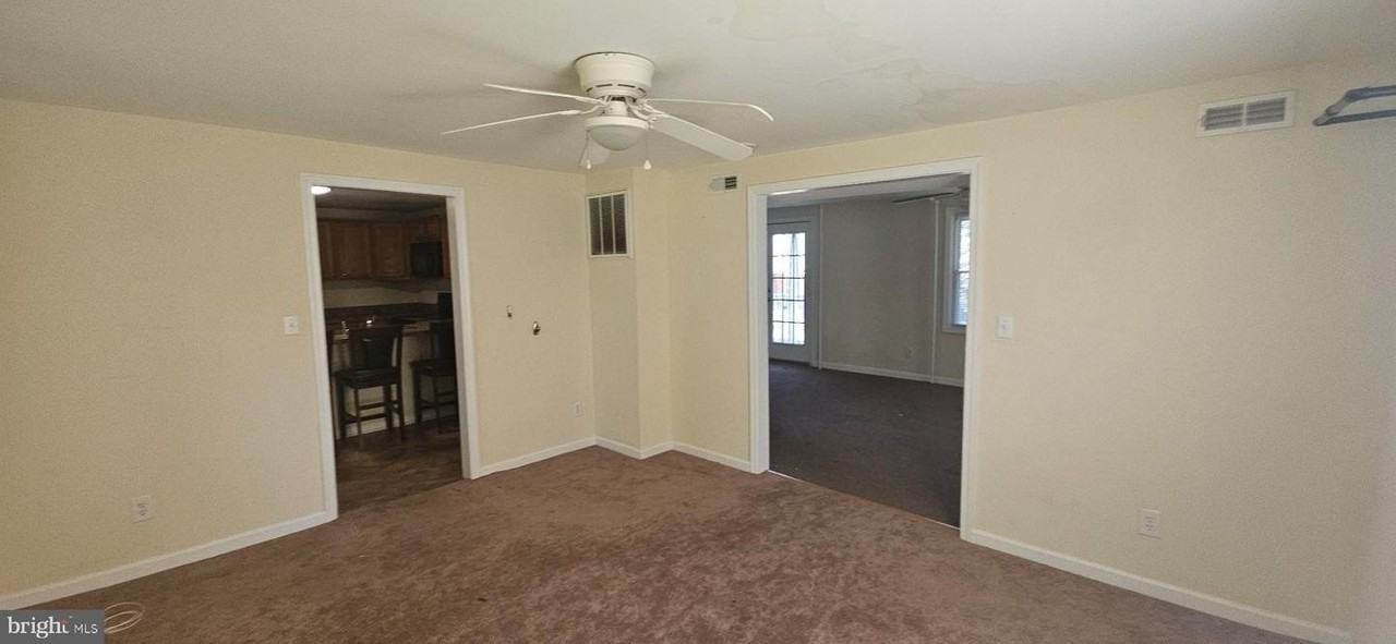 553 1/2 #2 N LOUDOUN ST - Photo 6 of 17