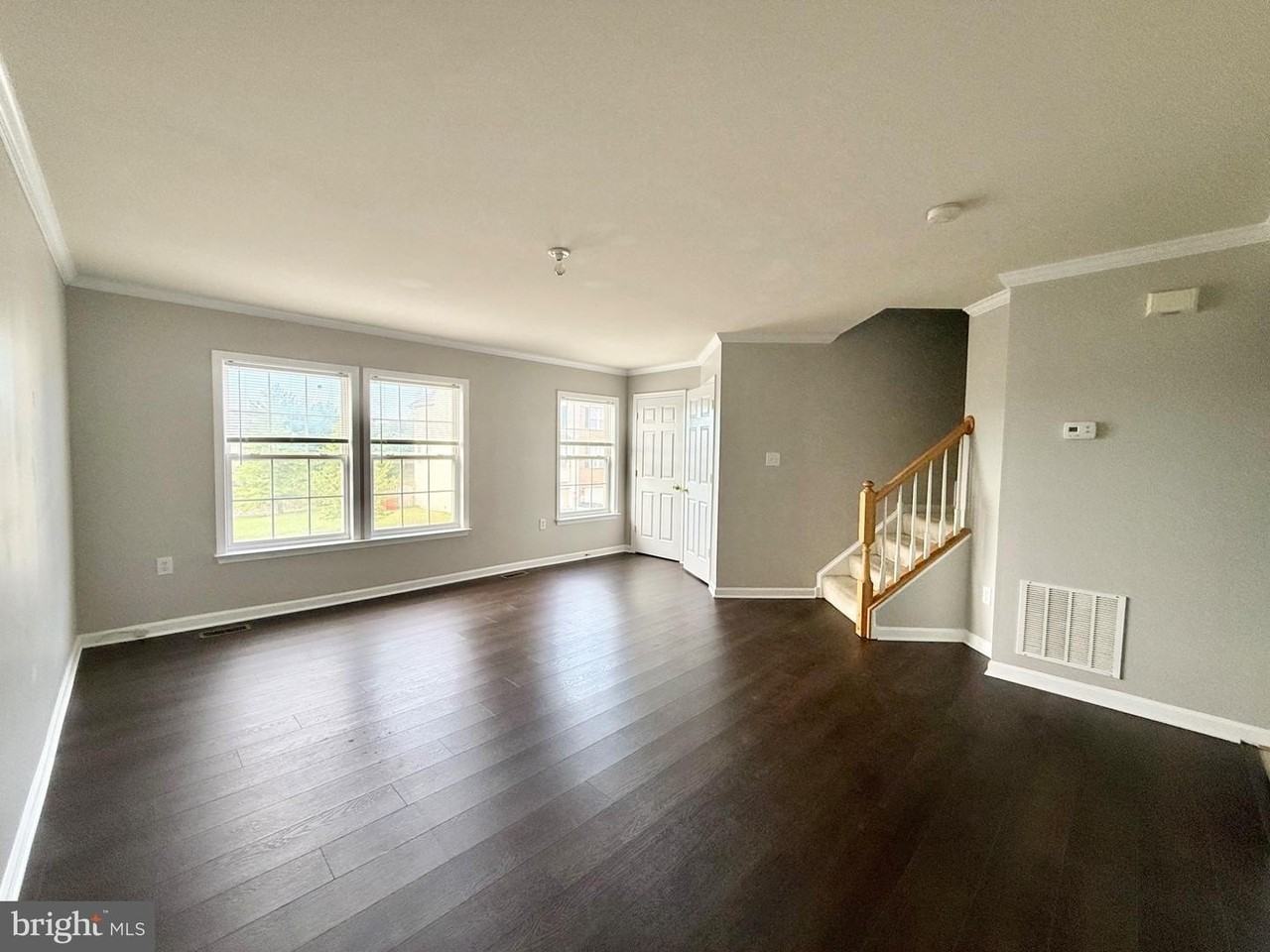 45 Bruce Dr - Photo 7 of 19
