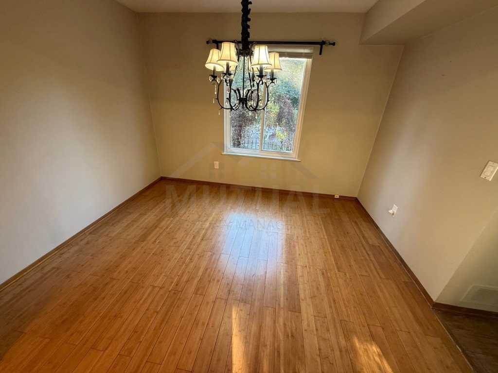 24349 Fairway Hills Dr - Photo 4 of 8