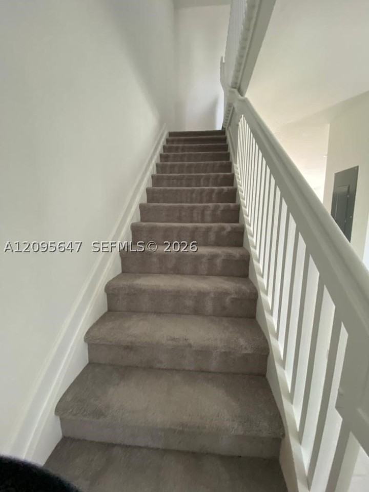 21044 Ne 8th Ave #21044 - Photo 6 of 16
